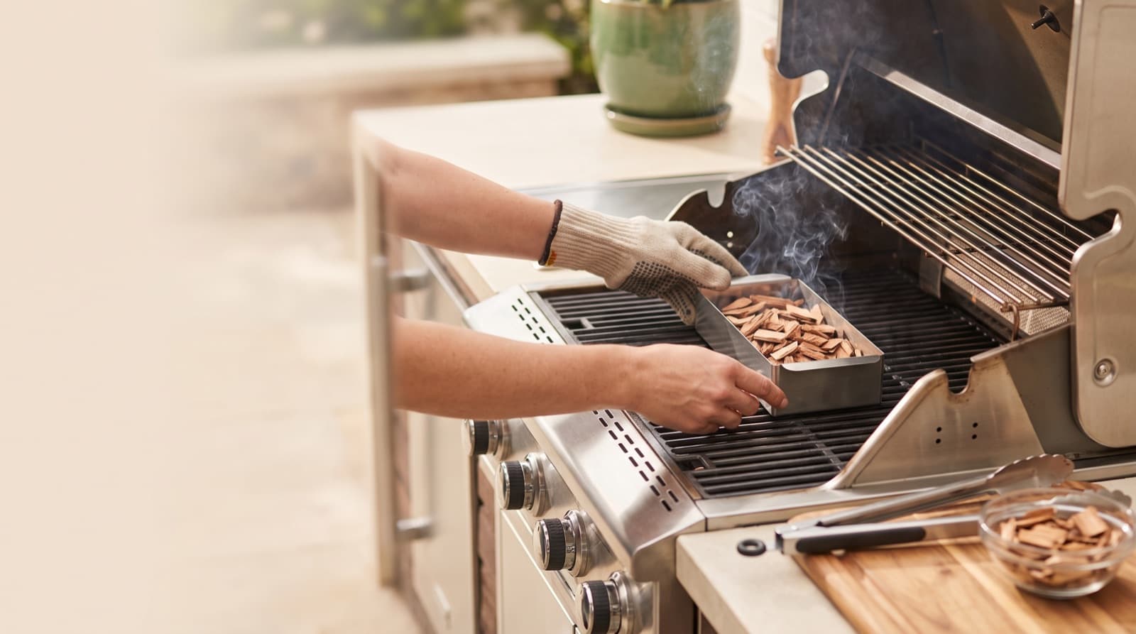 how to use a smoker box for gas grill